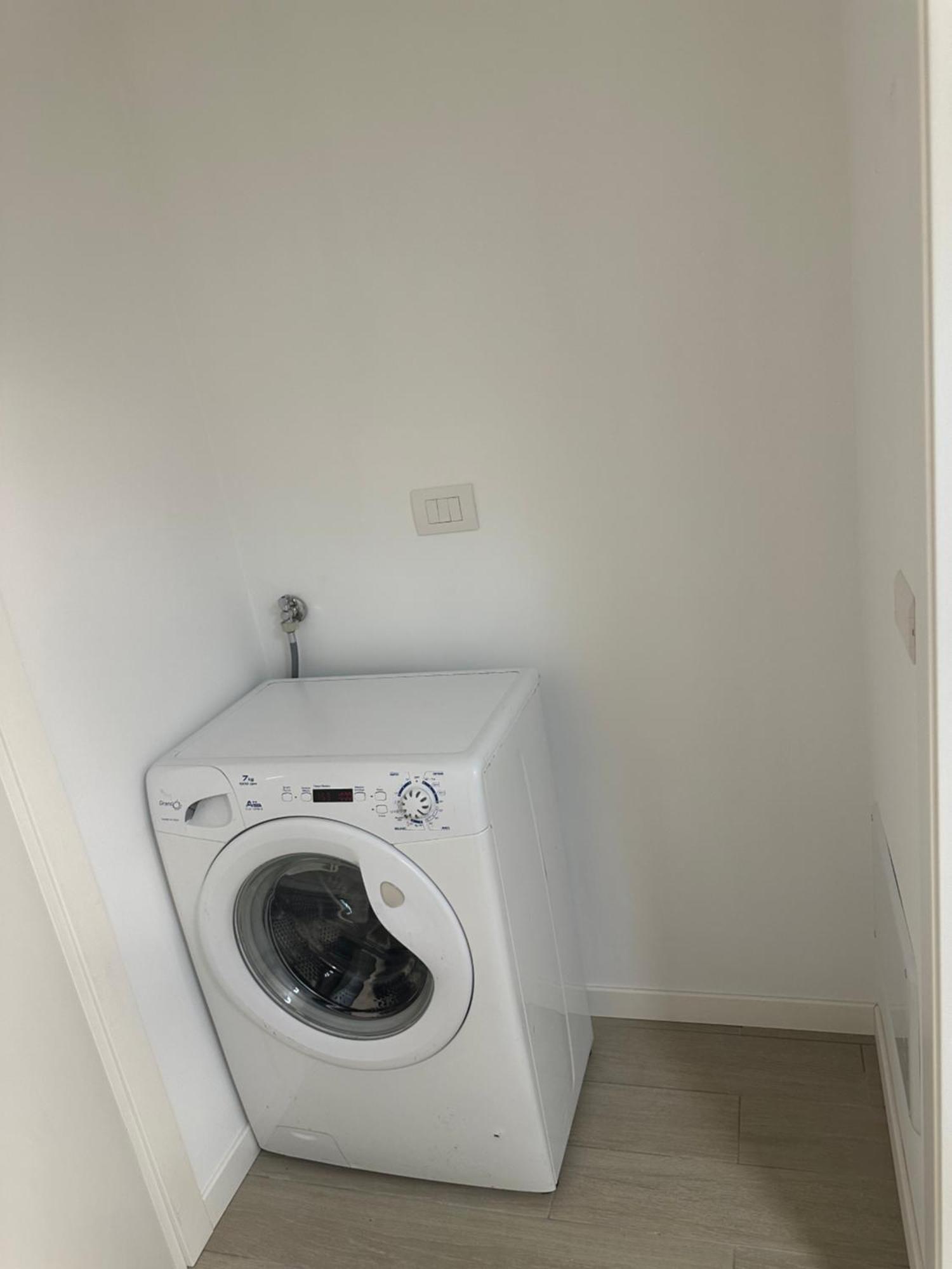 Casa Ideale Tim Appartmanti Moderni Vicina Al Centro Lecco Bagian luar foto
