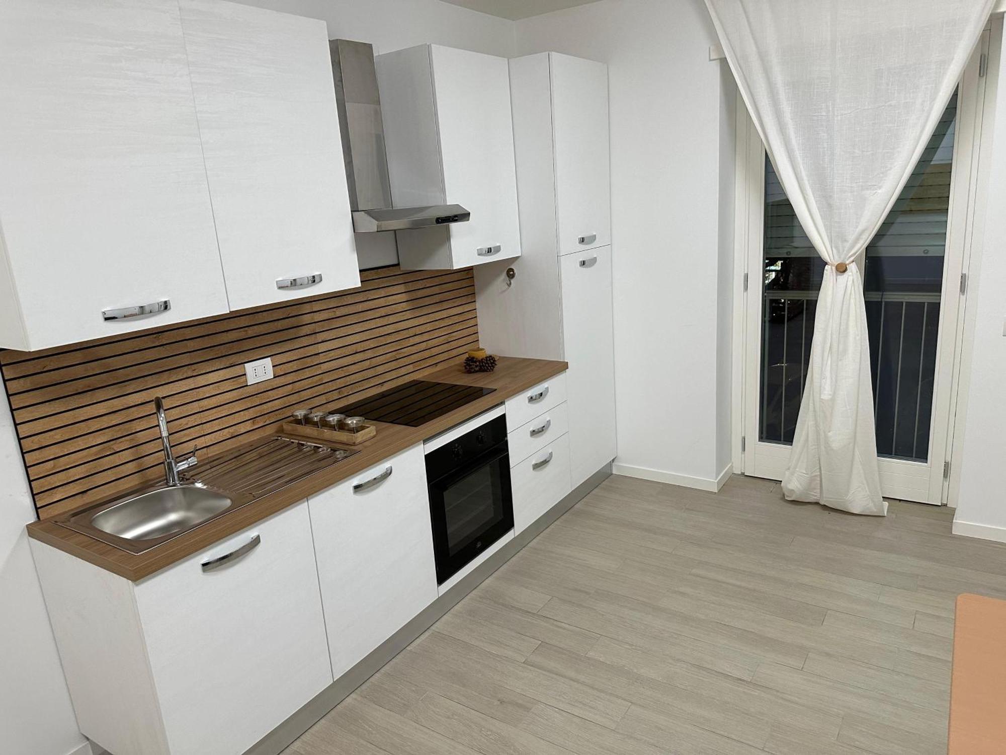 Casa Ideale Tim Appartmanti Moderni Vicina Al Centro Lecco Bagian luar foto