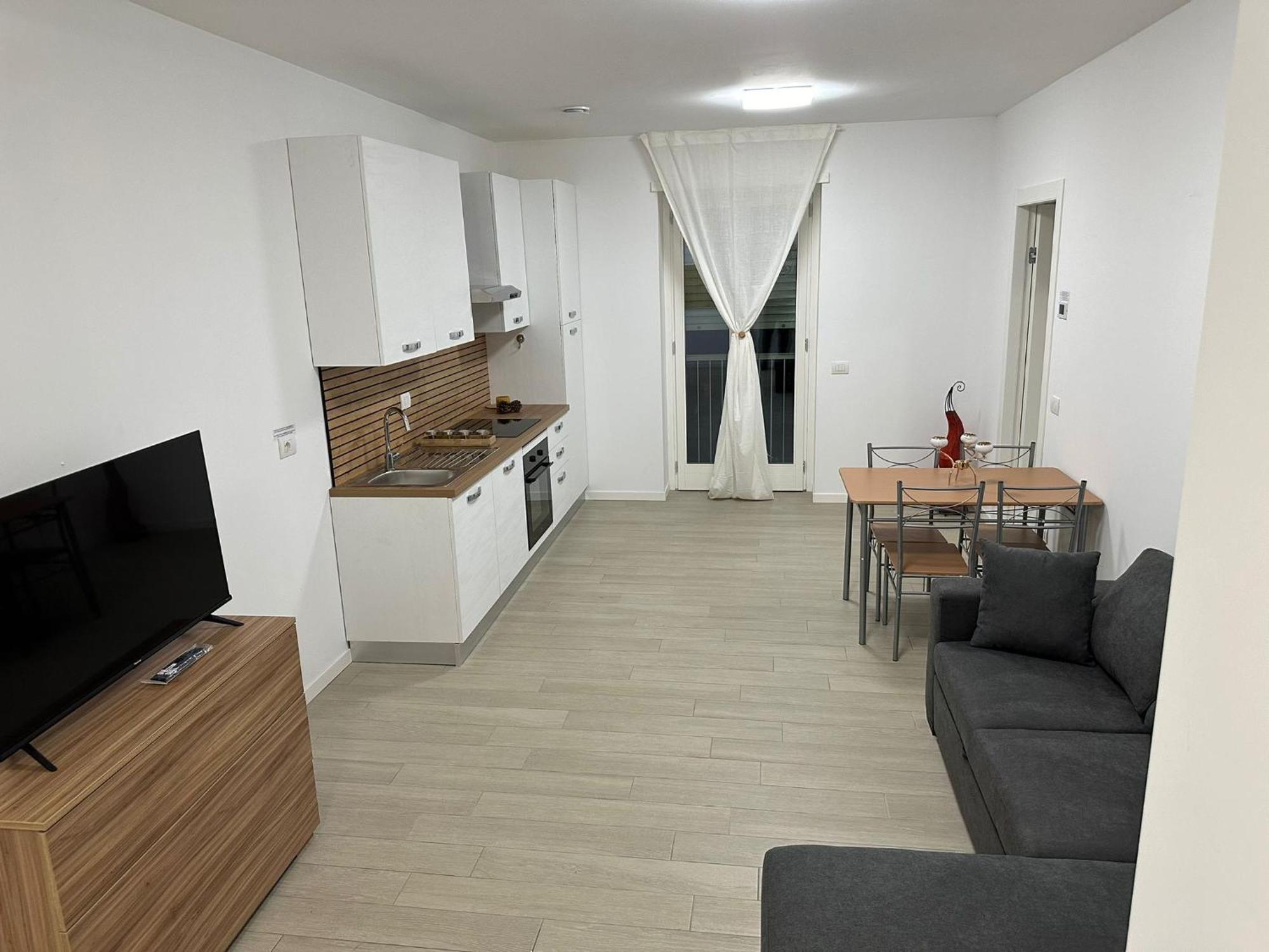 Casa Ideale Tim Appartmanti Moderni Vicina Al Centro Lecco Bagian luar foto