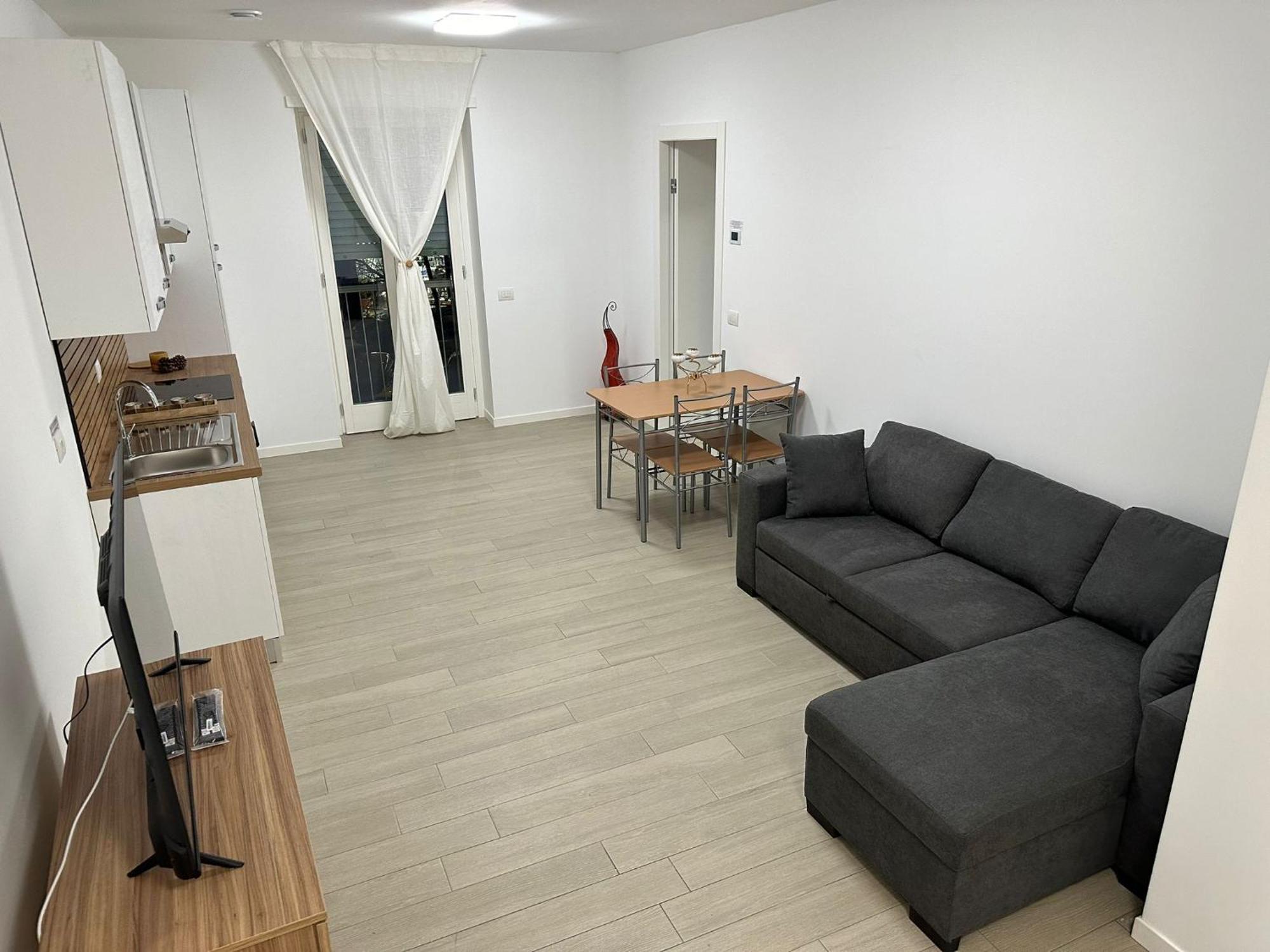 Casa Ideale Tim Appartmanti Moderni Vicina Al Centro Lecco Bagian luar foto