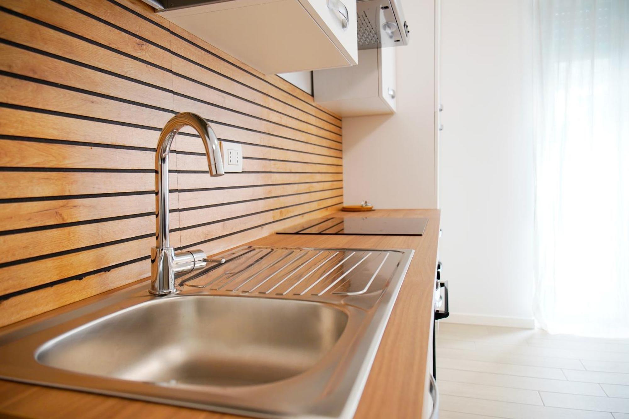 Casa Ideale Tim Appartmanti Moderni Vicina Al Centro Lecco Bagian luar foto