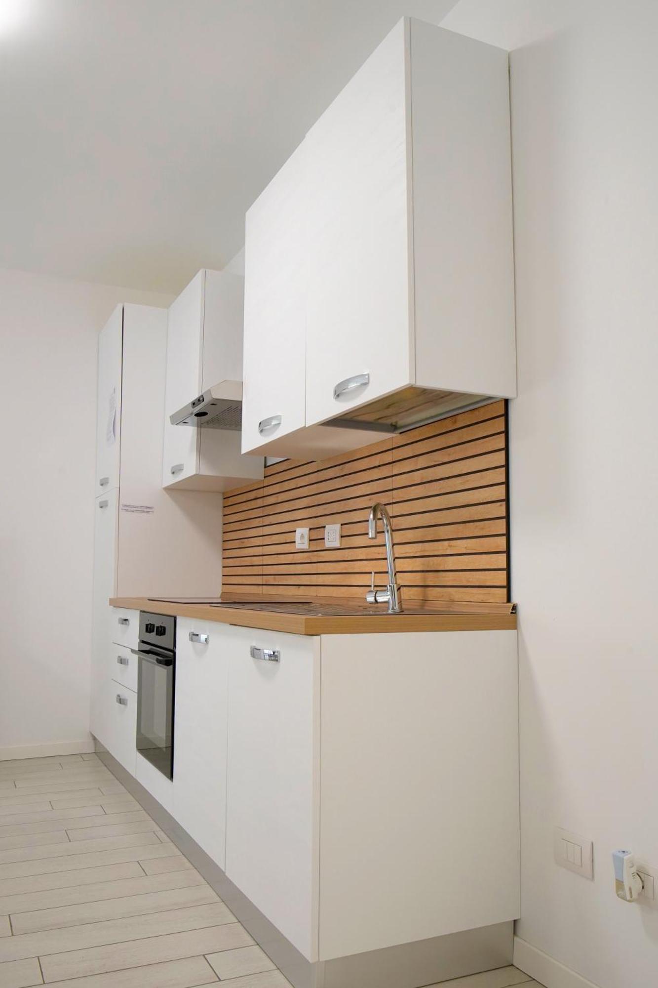 Casa Ideale Tim Appartmanti Moderni Vicina Al Centro Lecco Bagian luar foto