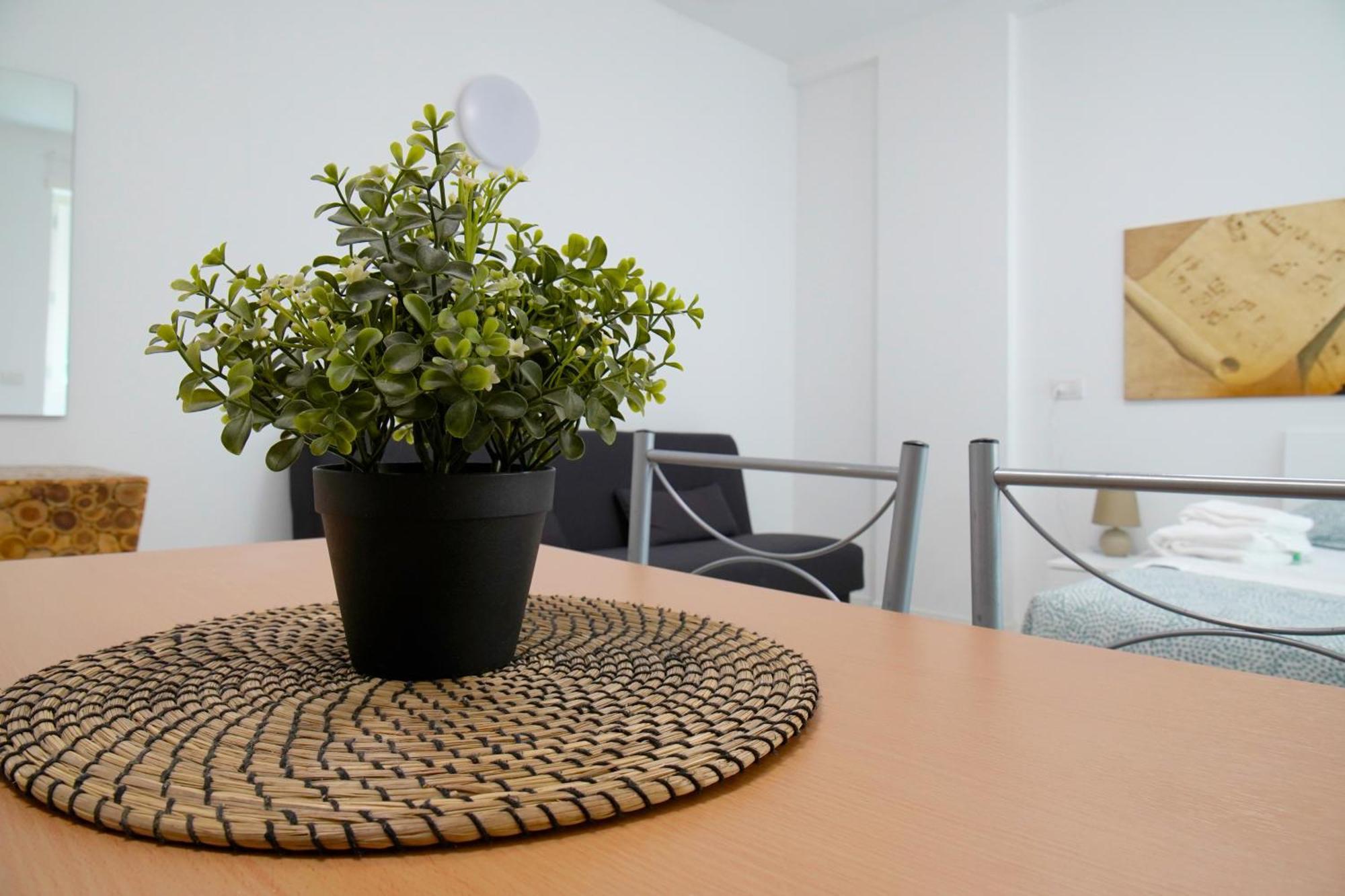 Casa Ideale Tim Appartmanti Moderni Vicina Al Centro Lecco Bagian luar foto