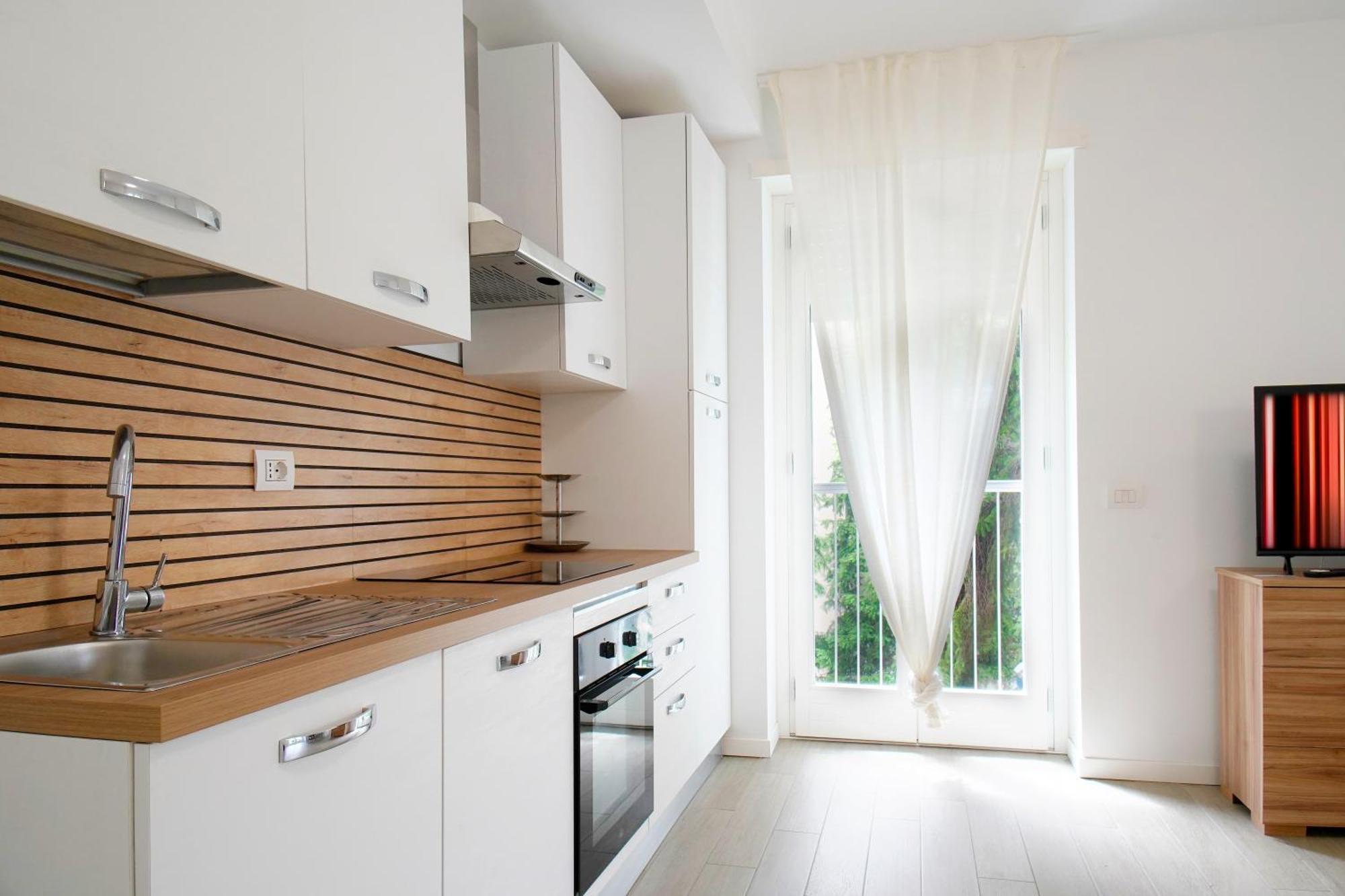Casa Ideale Tim Appartmanti Moderni Vicina Al Centro Lecco Bagian luar foto