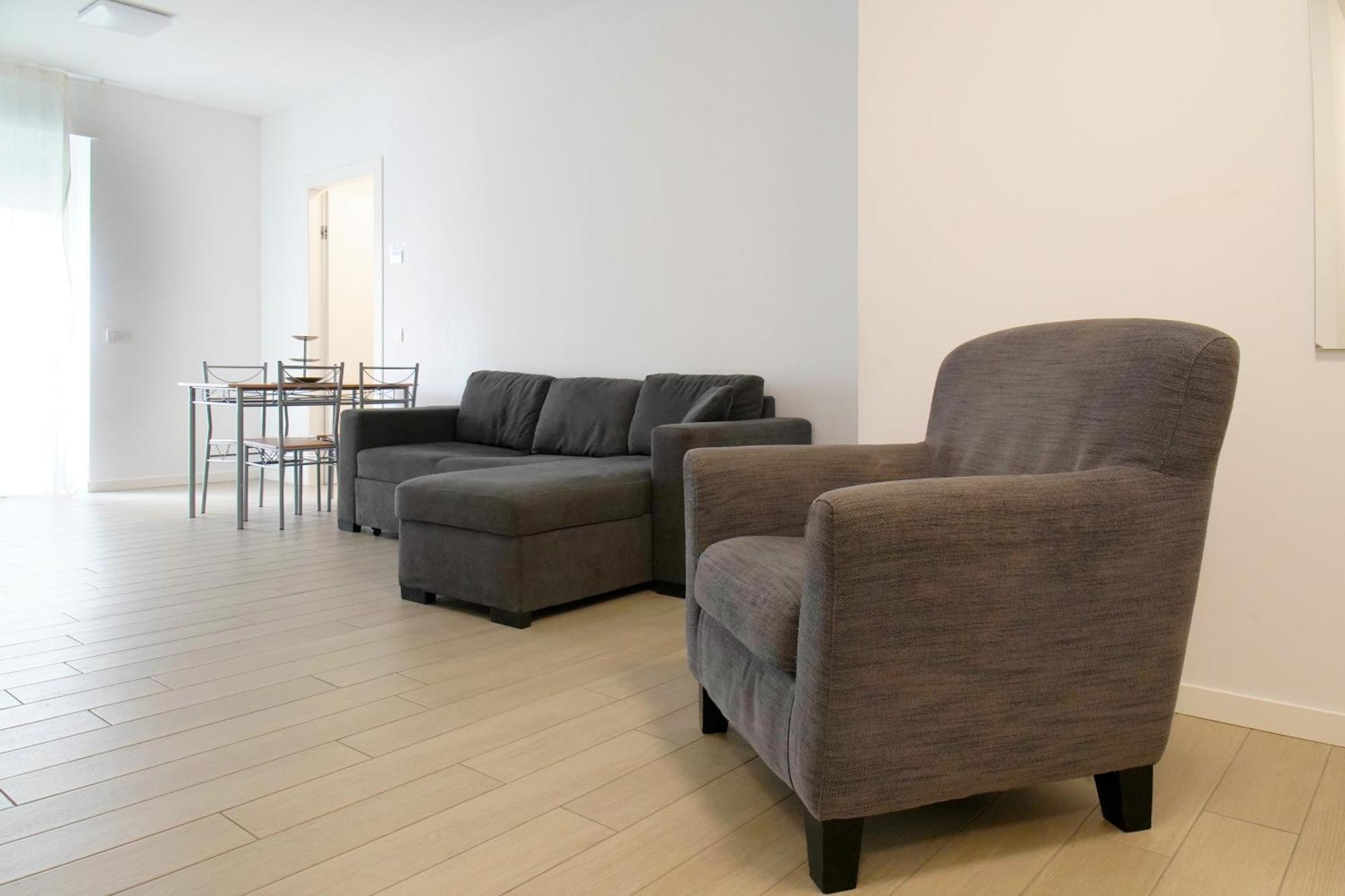 Casa Ideale Tim Appartmanti Moderni Vicina Al Centro Lecco Bagian luar foto