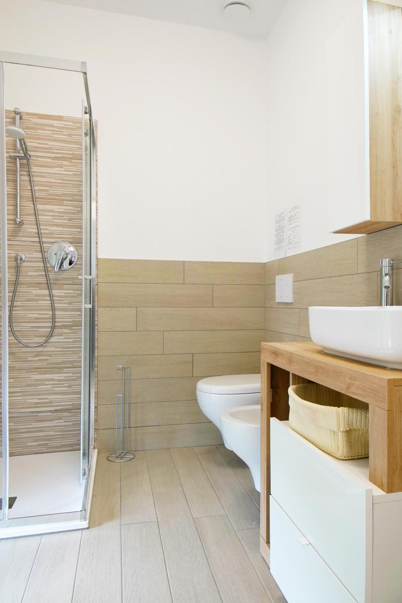Casa Ideale Tim Appartmanti Moderni Vicina Al Centro Lecco Bagian luar foto