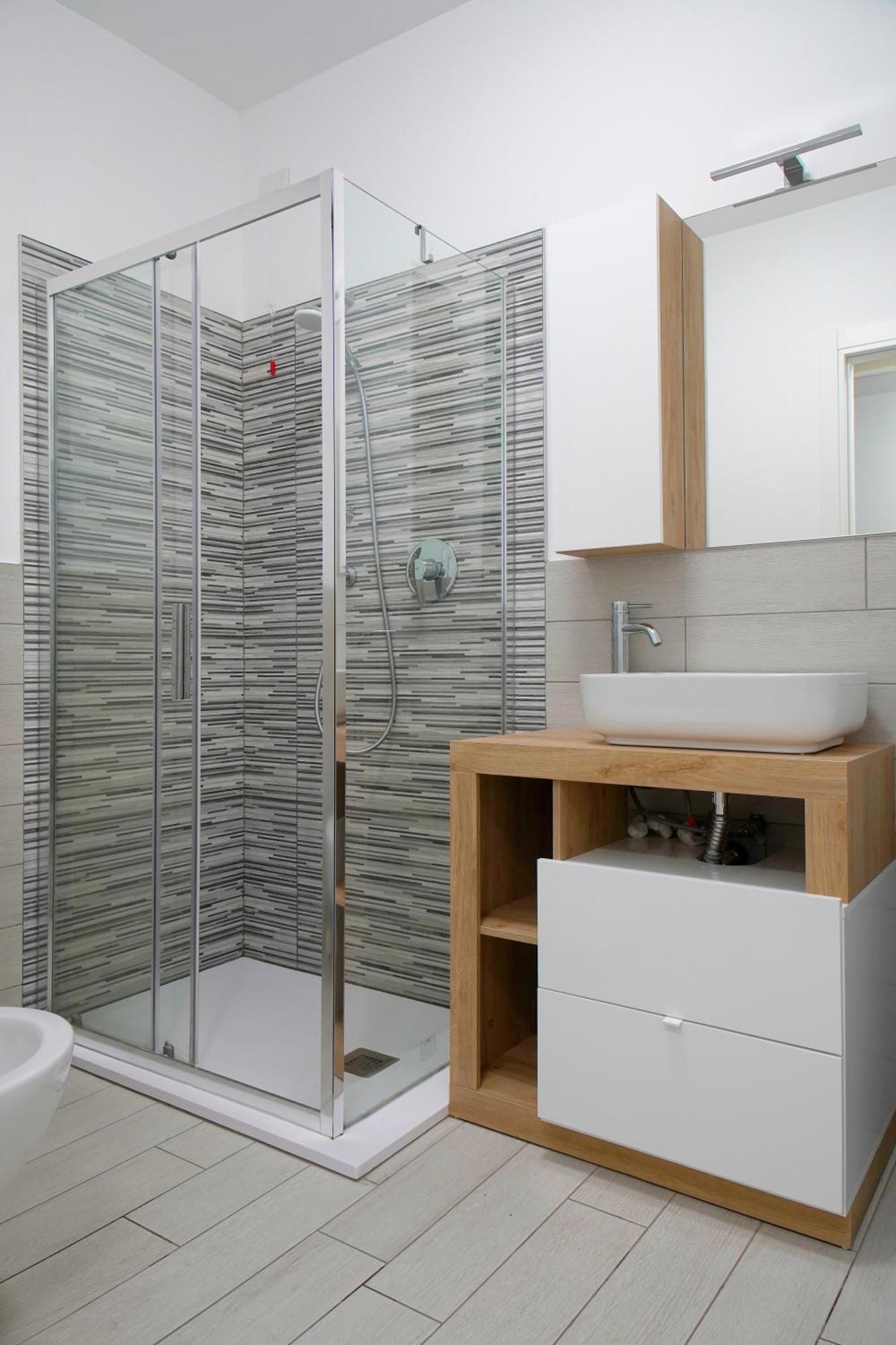 Casa Ideale Tim Appartmanti Moderni Vicina Al Centro Lecco Bagian luar foto