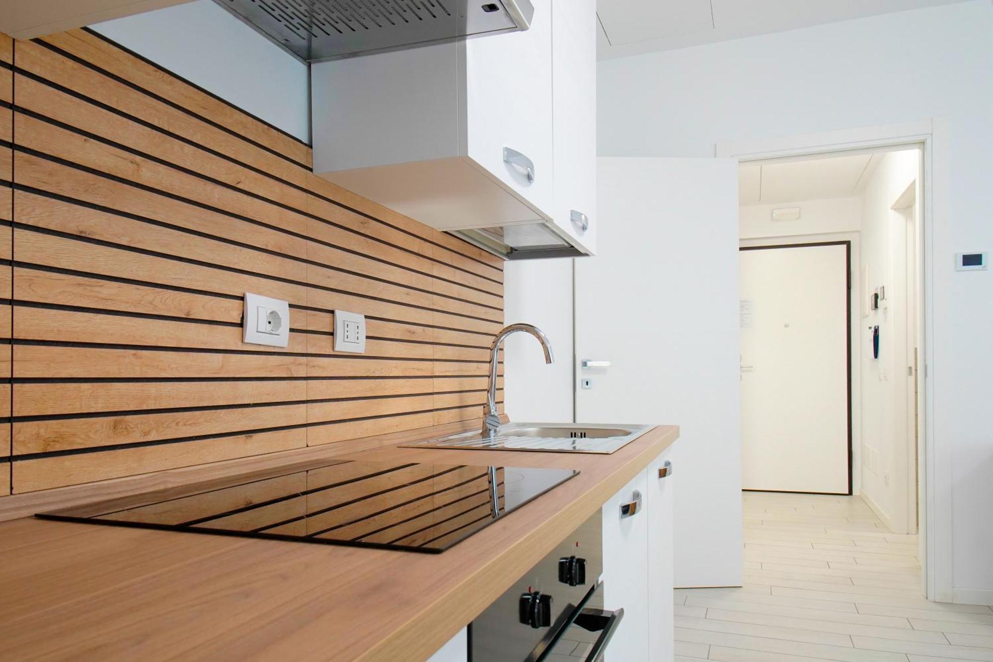 Casa Ideale Tim Appartmanti Moderni Vicina Al Centro Lecco Bagian luar foto
